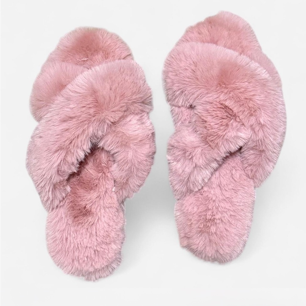 Cozy Pink Faux Fur Slippers - Picture 1 of 2